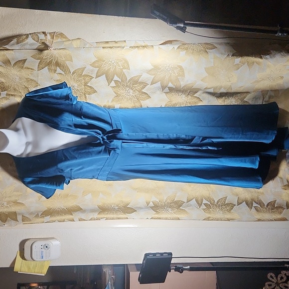 Midi DRESS - Picture 1 of 8